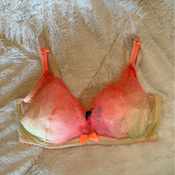 32DD Victoria’s Secret Very Sexy Unlined Plunge Bra - Picture 1 of 4